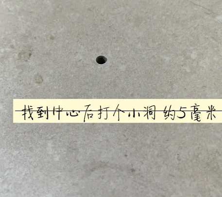 桂林瓷砖空鼓维修公司专业解答在瓷砖铺贴过程中，如果砂料搅拌不均匀，将会带来以下问题